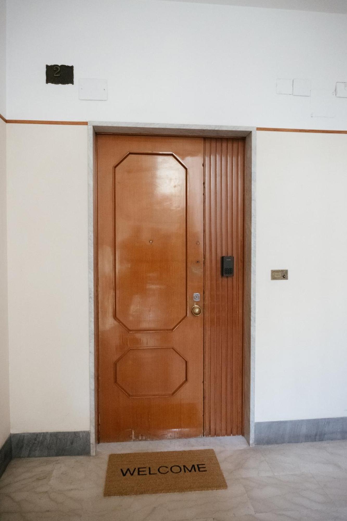 Domus Aurea Relax Room Salerno Exterior photo